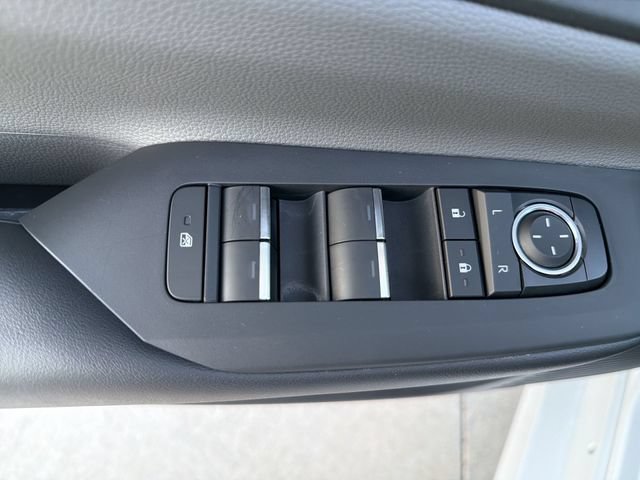 Certified 2026 Toyota Prius XLE FWD image 10