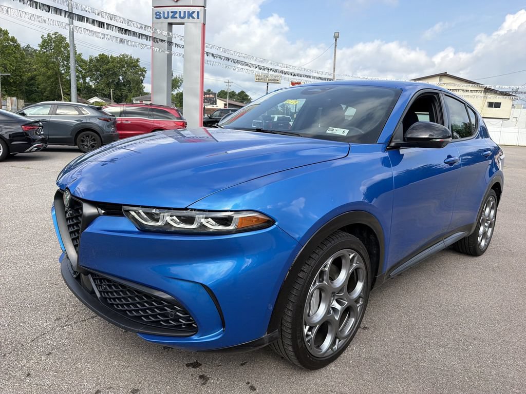 Used 2025 Alfa Romeo Tonale w/ Premium Package AWD/4WD image 10
