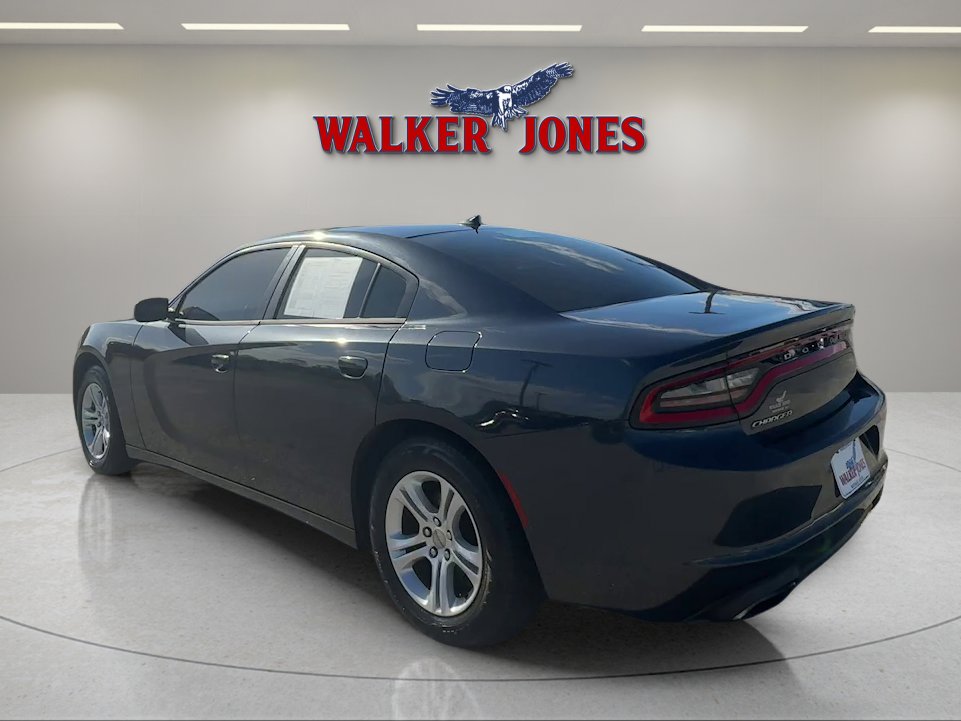 Used 2016 Dodge Charger SE RWD image 4