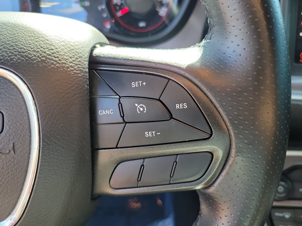 Used 2022 Dodge Challenger R/T w/ Driver Convenience Group RWD image 16