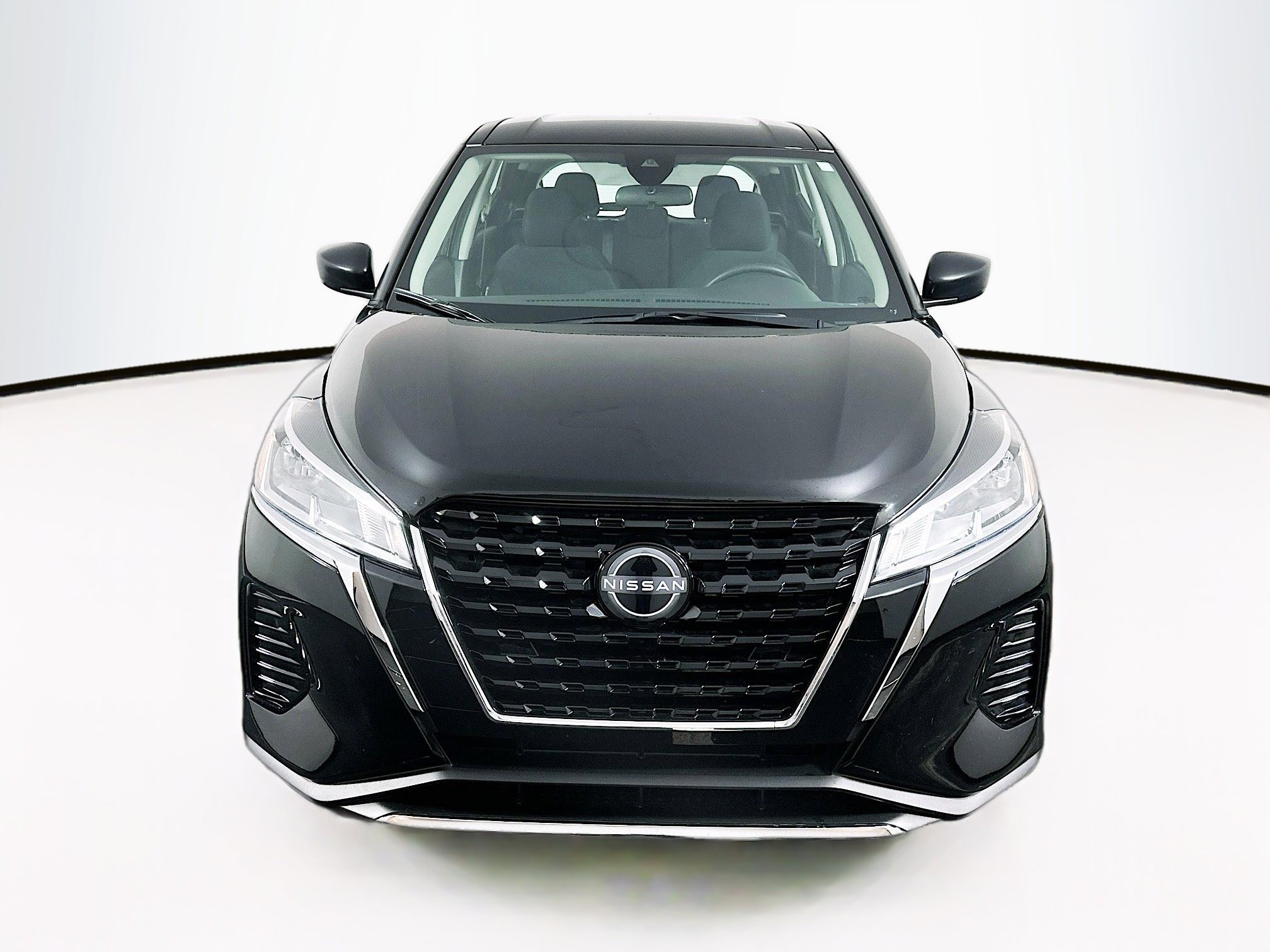 Used 2024 Nissan Kicks S image 2