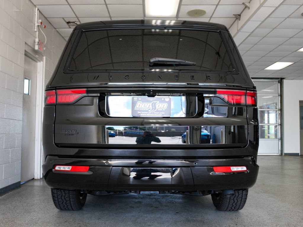 Certified 2025 Jeep Wagoneer Series II AWD/4WD image 7