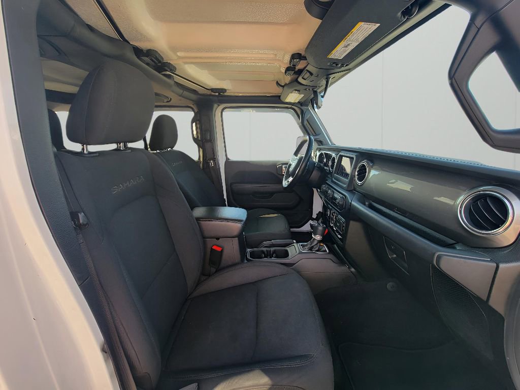 Used 2020 Jeep Wrangler Unlimited Sahara image 35