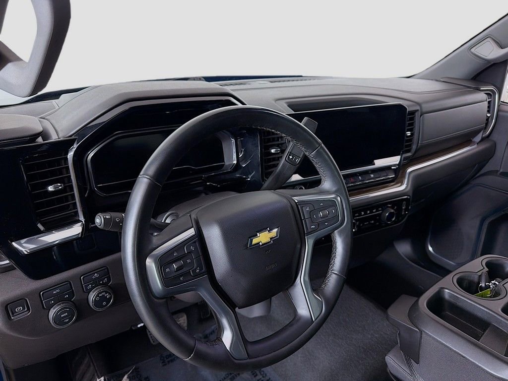 Used 2024 Chevrolet Silverado 1500 LT image 17