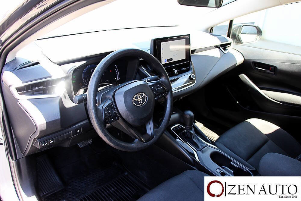 Used 2026 Toyota Corolla LE w/ LE Premium Package FWD image 10