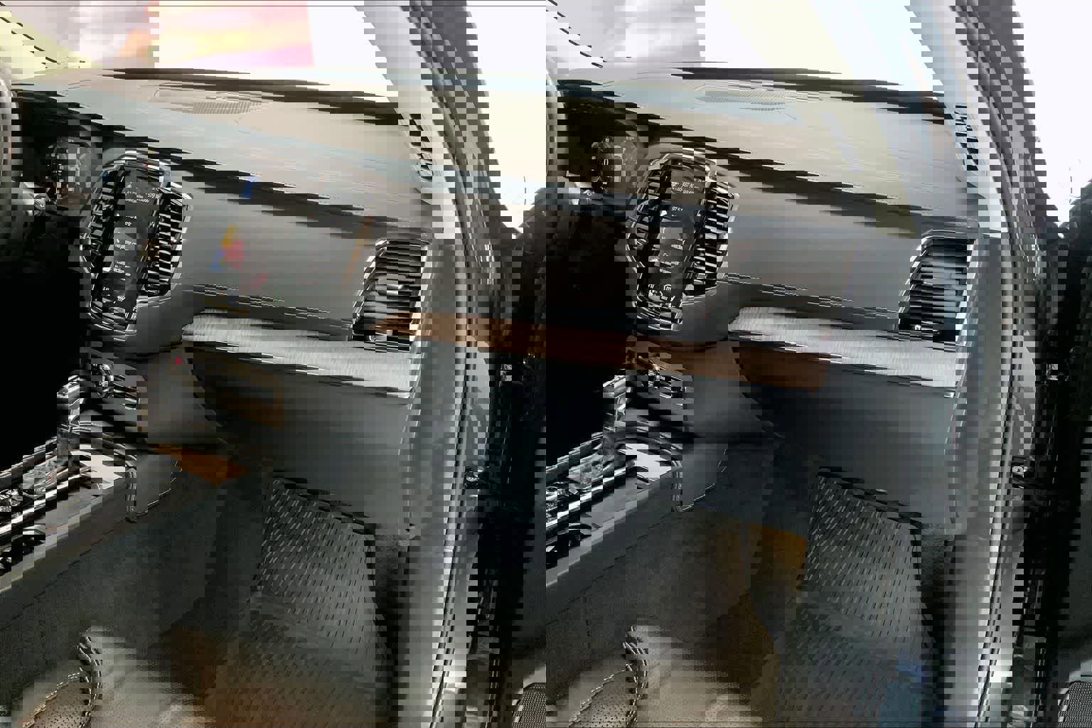 Used 2021 Volvo XC90 T6 Inscription w/ Climate Package image 23