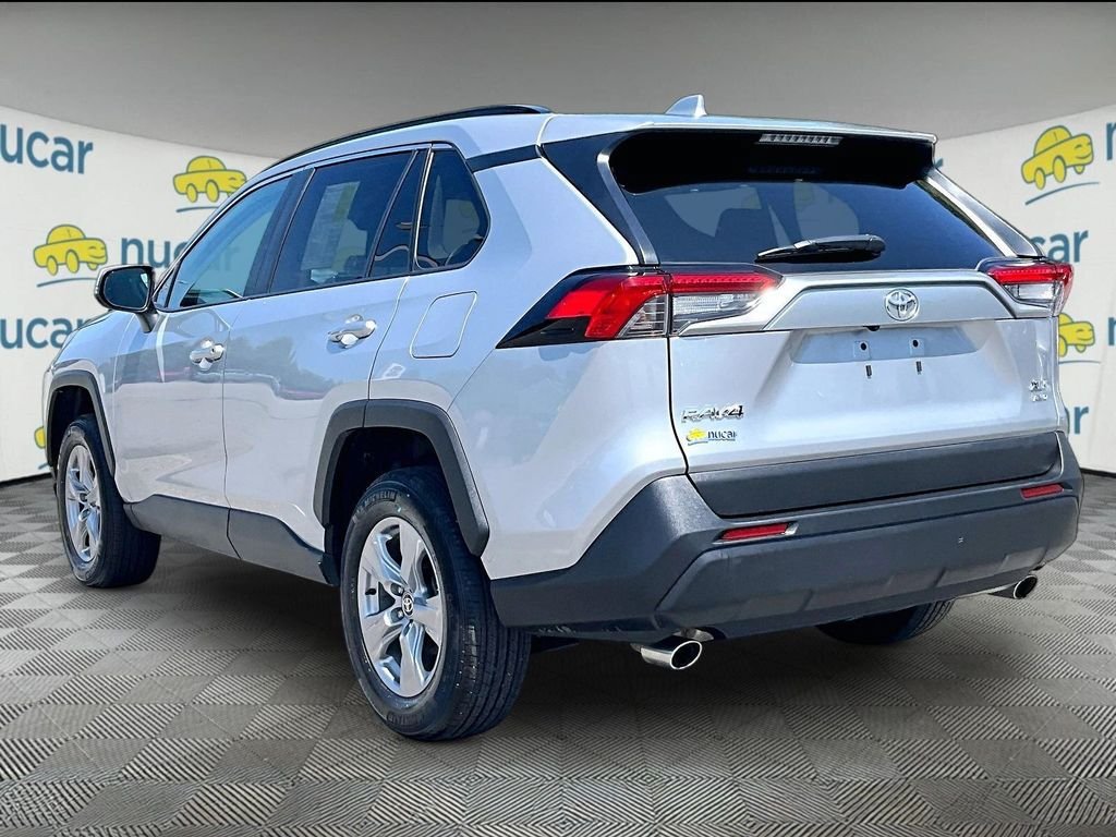 Used 2025 Toyota RAV4 XLE AWD/4WD image 4