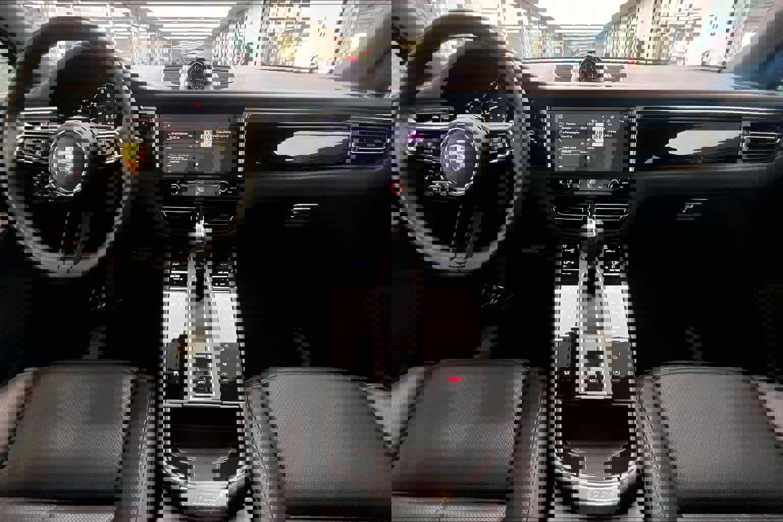 Used 2025 Porsche Macan image 15