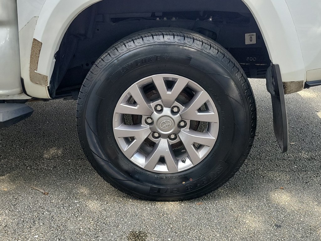 Used 2019 Toyota Tacoma SR5 RWD image 5