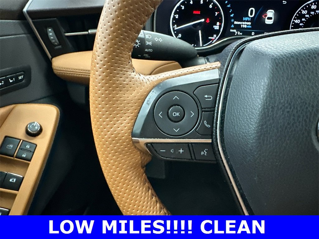 Used 2019 Toyota Avalon Limited image 26