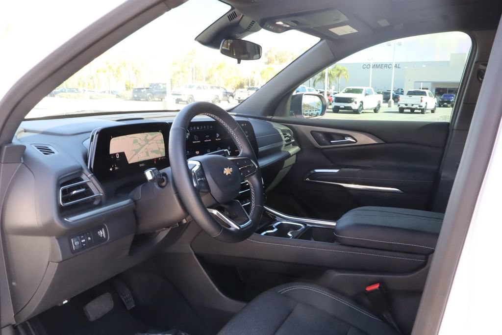 Used 2025 Chevrolet Traverse LT w/ Sun and Wheel Package FWD image 18