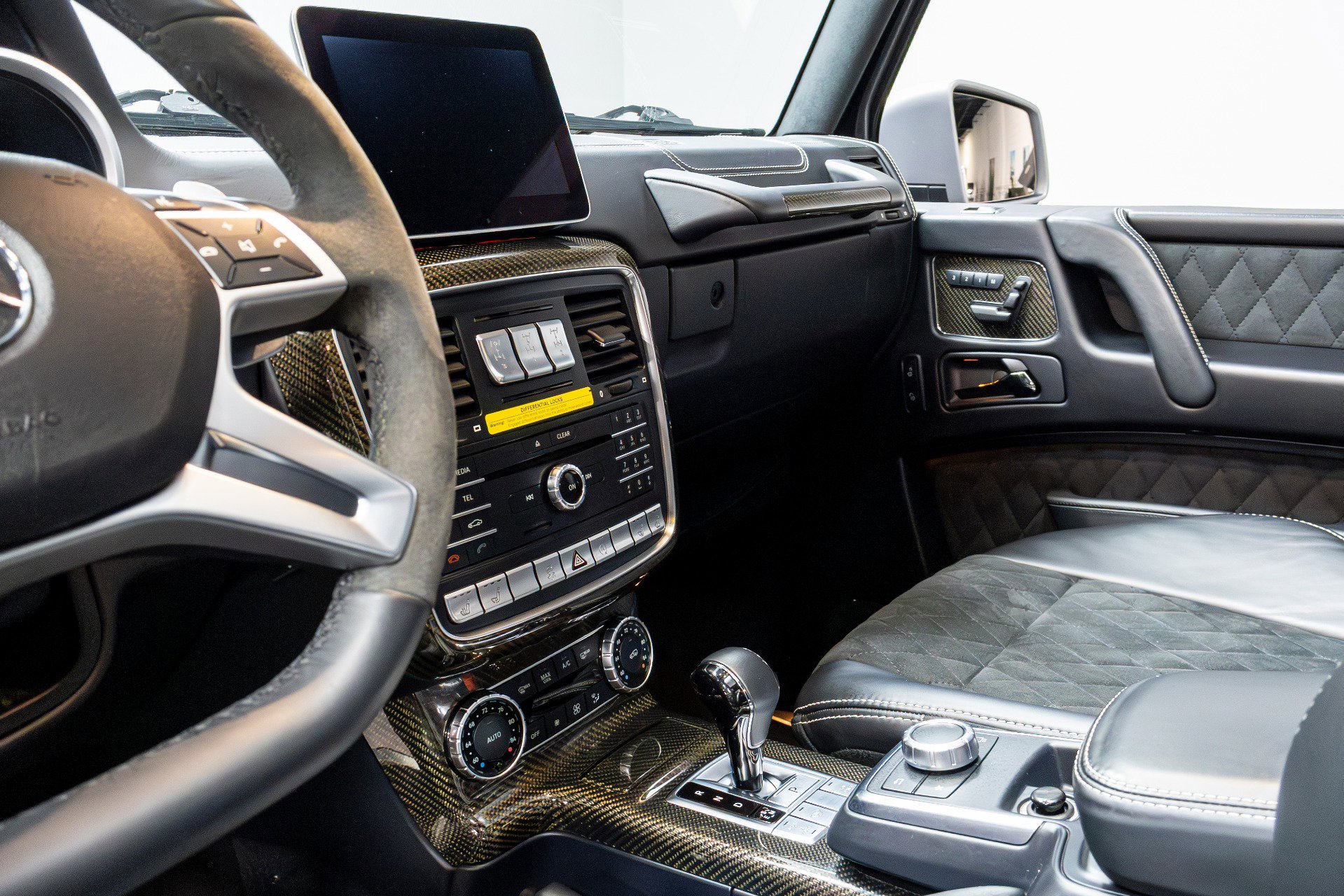 Used 2017 Mercedes-Benz G 550 Squared image 11