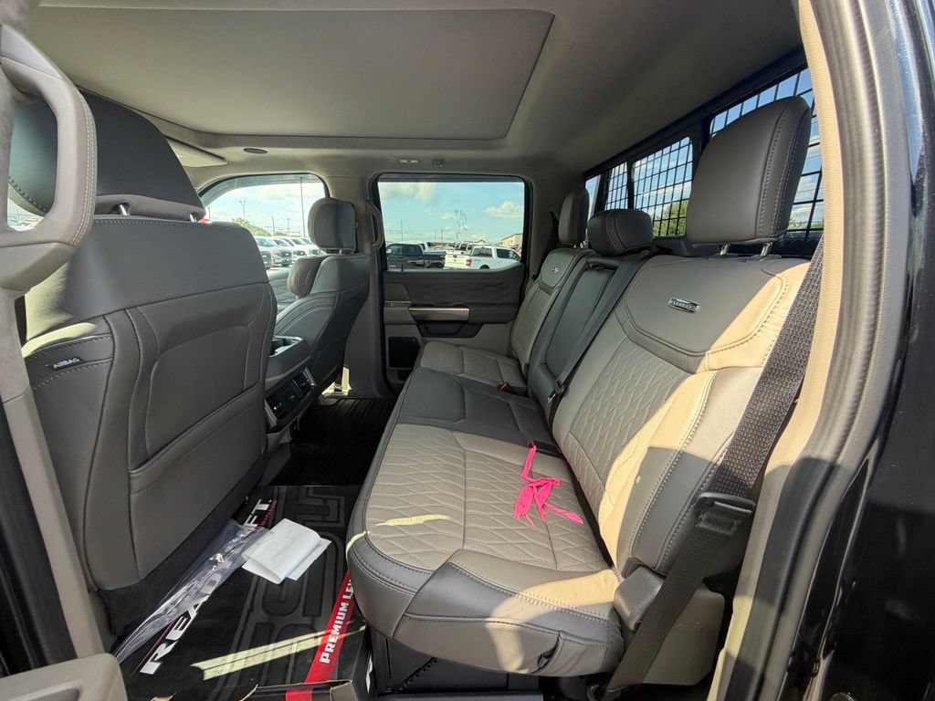 Used 2026 Ford F350 Platinum w/ Platinum Plus Package AWD/4WD image 4