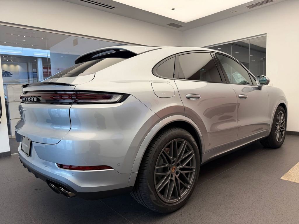 New 2026 Porsche Cayenne Coupe AWD/4WD image 7