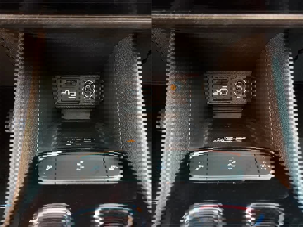 Used 2022 Chevrolet Bolt EUV LT image 17