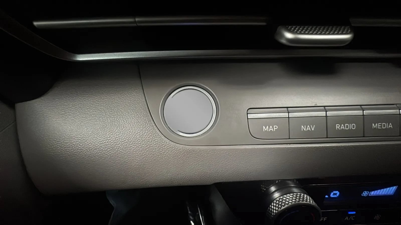 Used 2023 Hyundai Elantra SEL w/ Convenience Package FWD image 16