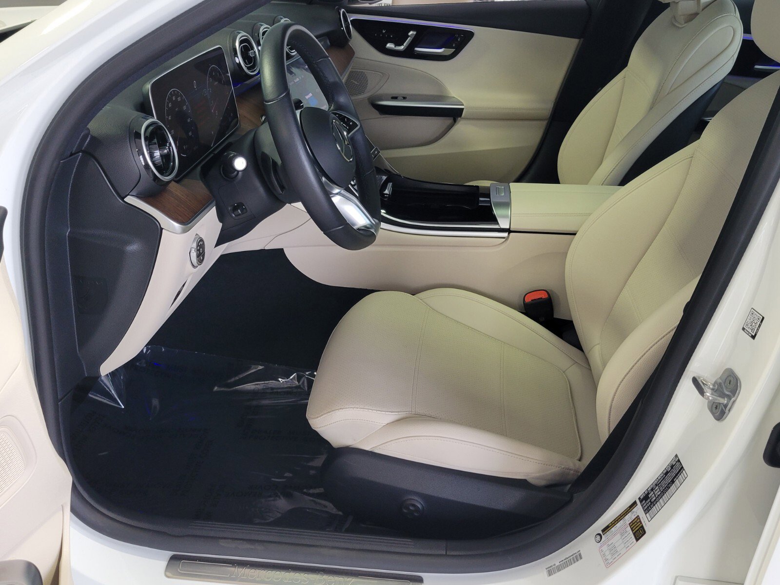 Used 2024 Mercedes-Benz C 300 4MATIC Sedan image 11