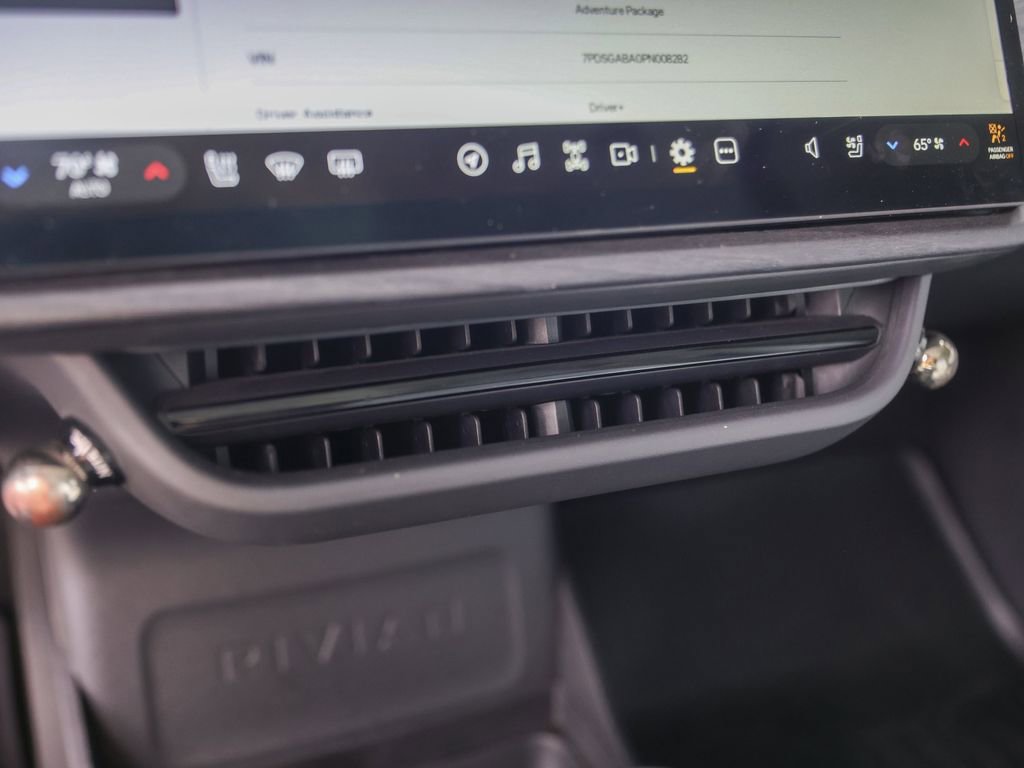 Used 2023 Rivian R1S Adventure image 32