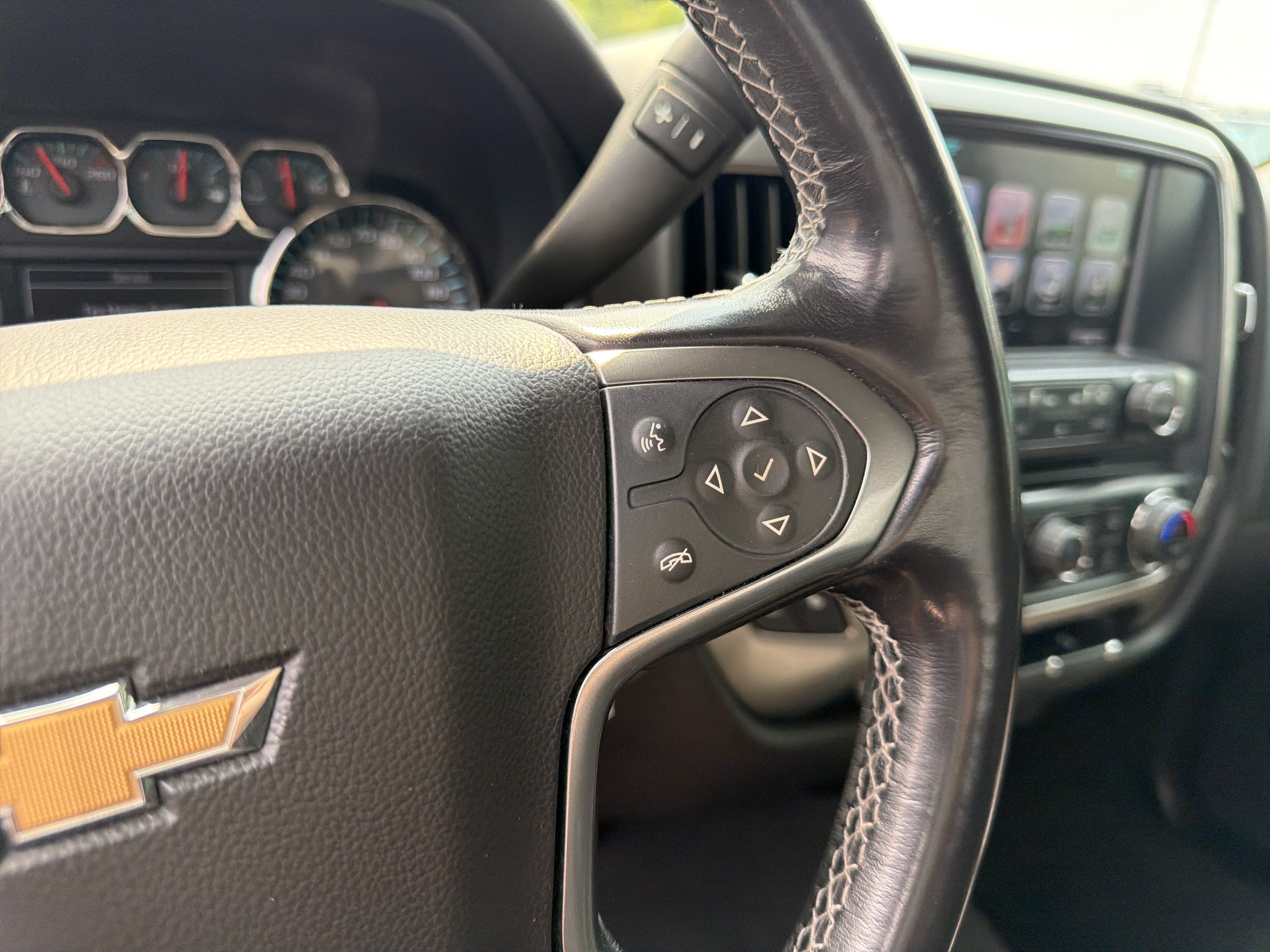 Used 2019 Chevrolet Silverado 1500 LT w/ All Star Edition AWD/4WD image 18
