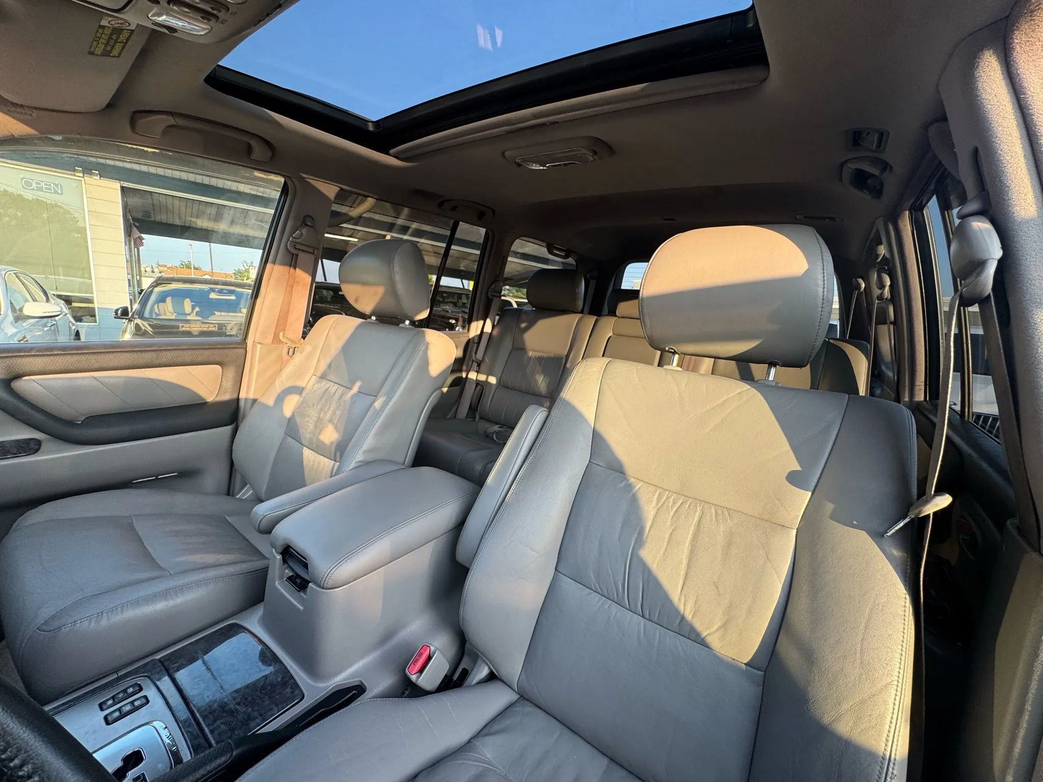 Used 2004 Toyota Land Cruiser image 10