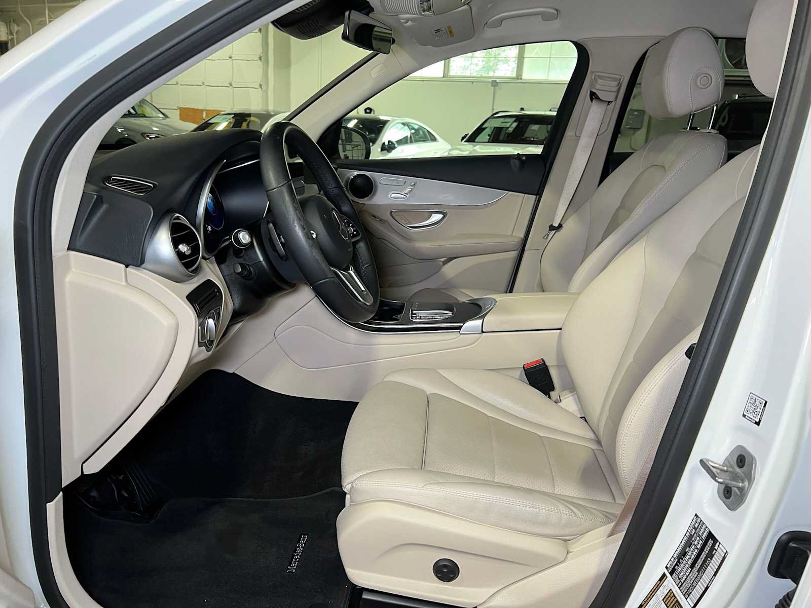 Used 2022 Mercedes-Benz GLC 300 4MATIC image 23