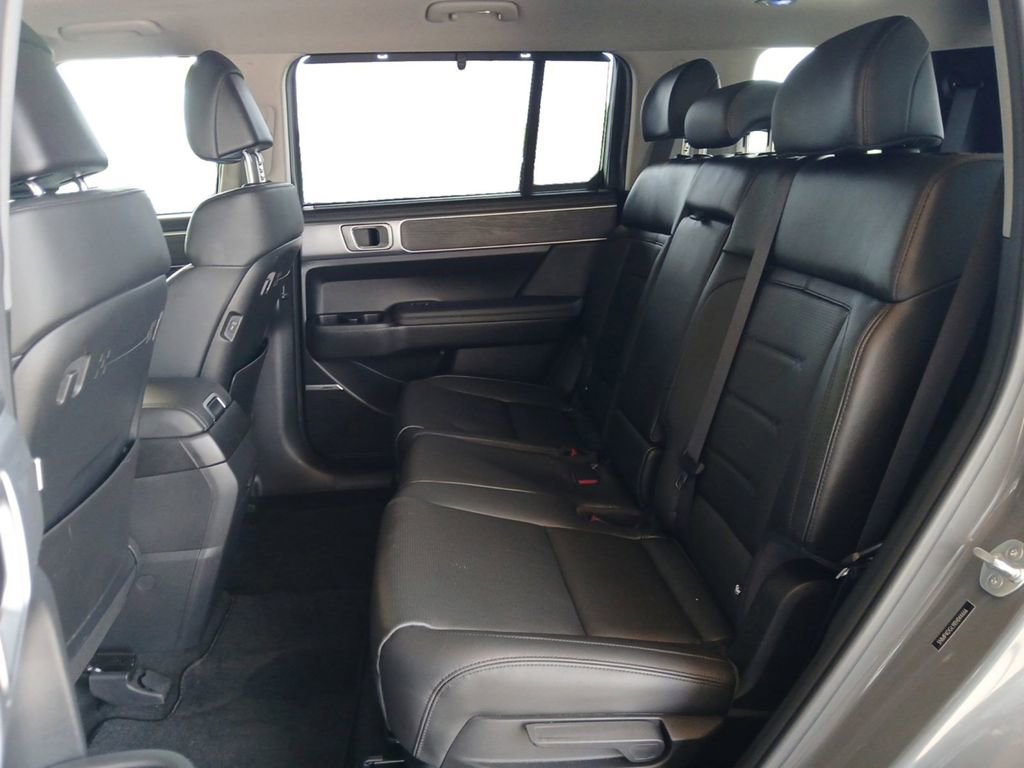 Used 2024 Hyundai Santa Fe Limited image 13