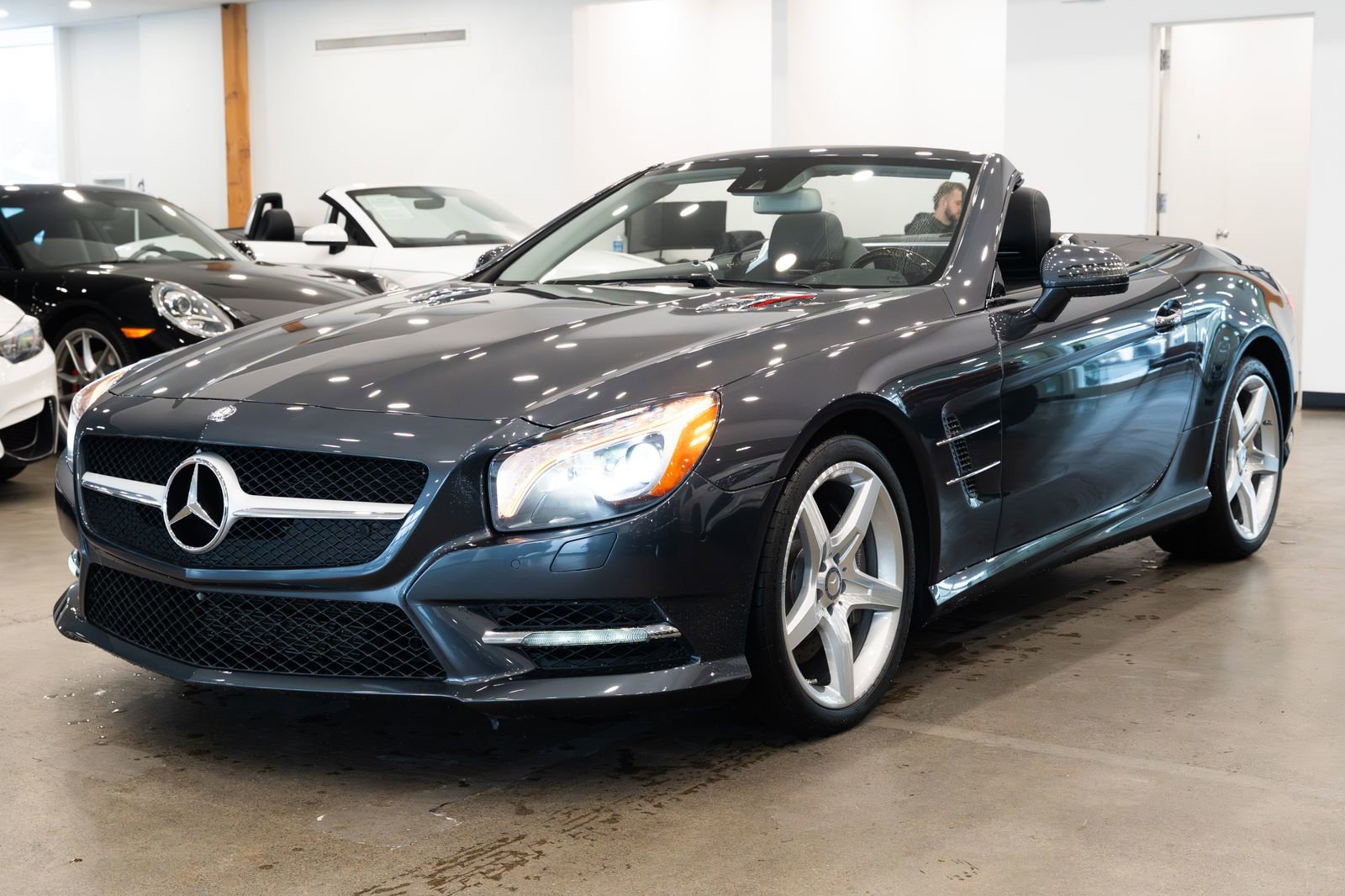 Used 2014 Mercedes-Benz SL 550 image 7