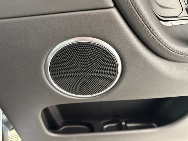 Used 2020 Land Rover Discovery Sport image 29