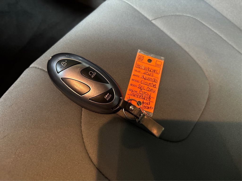 Certified 2025 Hyundai Elantra SEL image 37