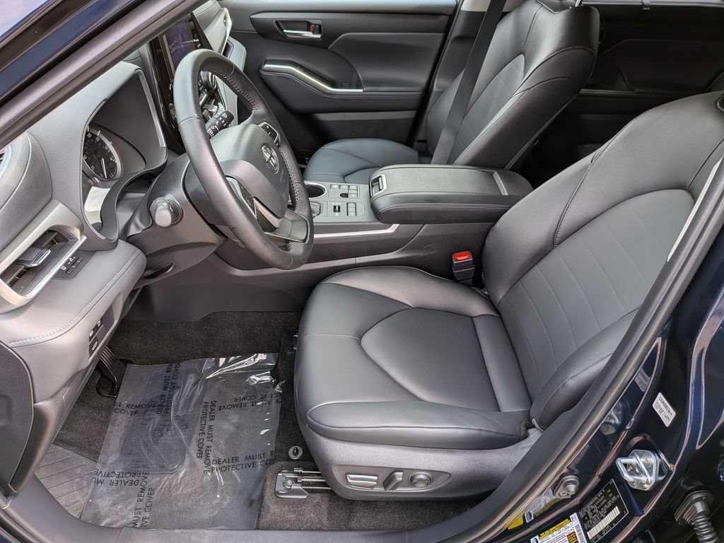 Used 2026 Toyota Highlander XLE AWD/4WD image 16