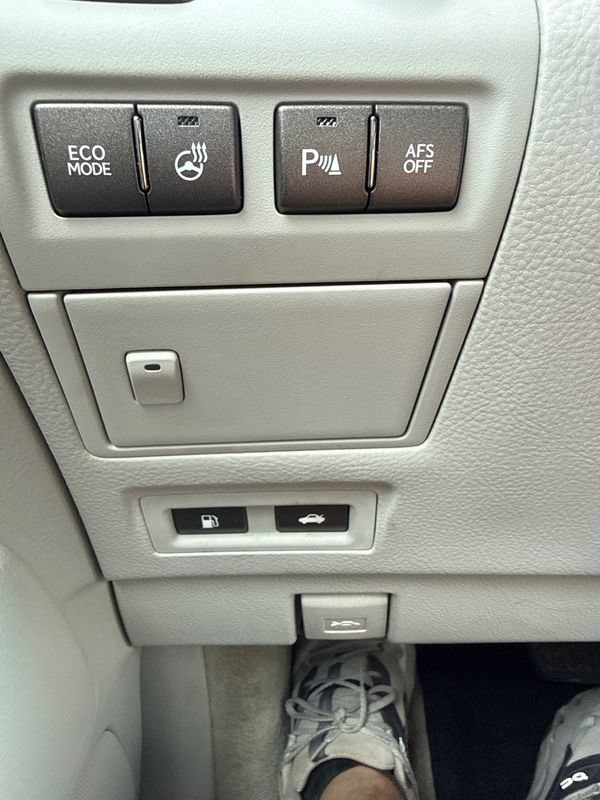 Used 2012 Lexus LS 460 w/ Comfort Pkg RWD image 24