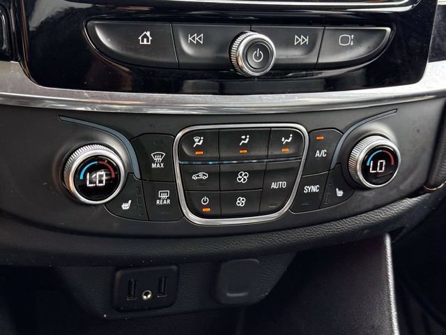 Used 2020 Chevrolet Traverse LT w/ LPO, Blackout Package AWD/4WD image 31