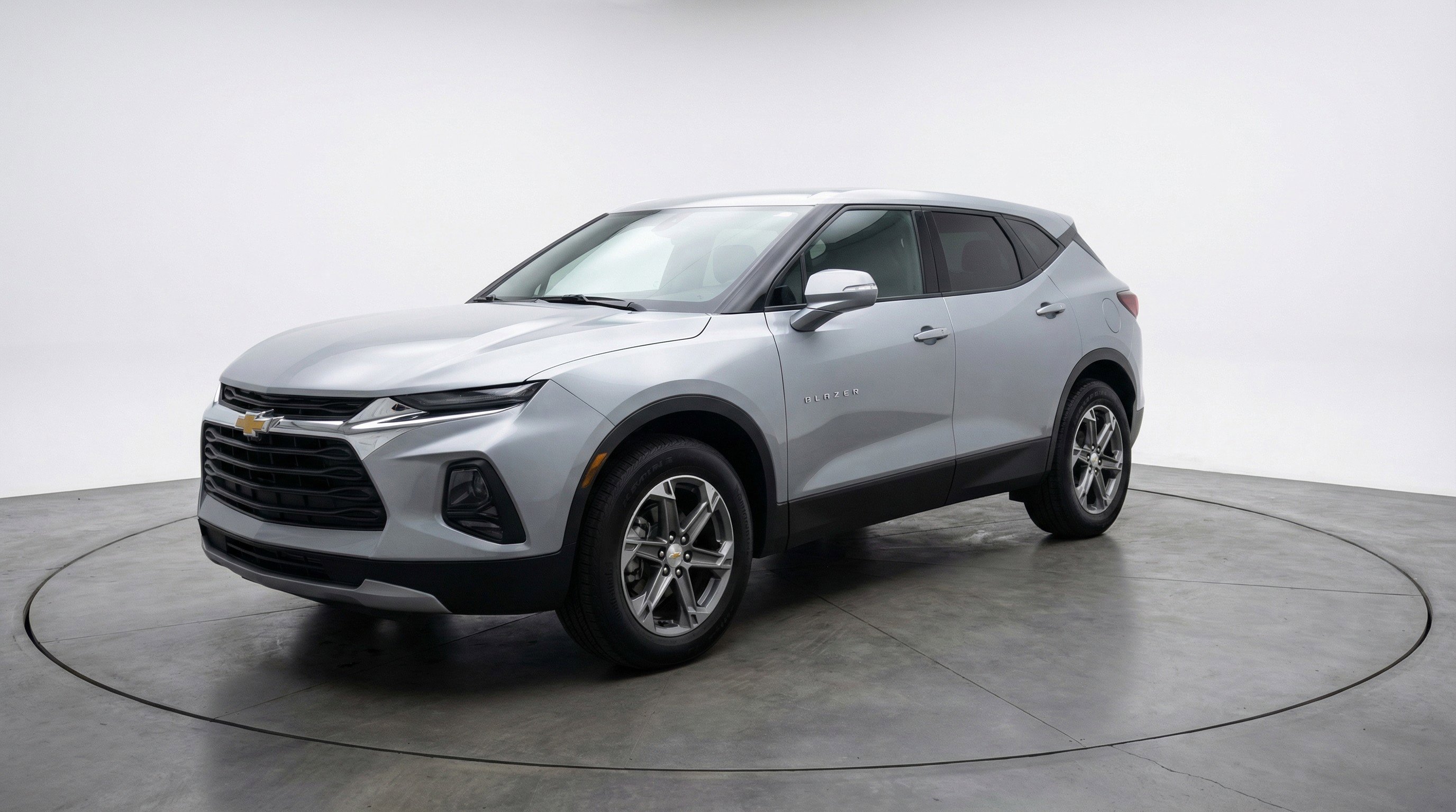 Used 2025 Chevrolet Blazer LT image 3