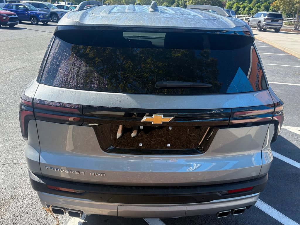 Used 2025 Chevrolet Traverse LT AWD/4WD image 14