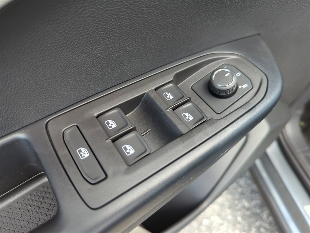 New 2025 Volkswagen Taos S image 25