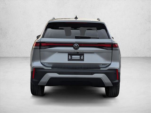 New 2025 Volkswagen Tiguan SE image 7