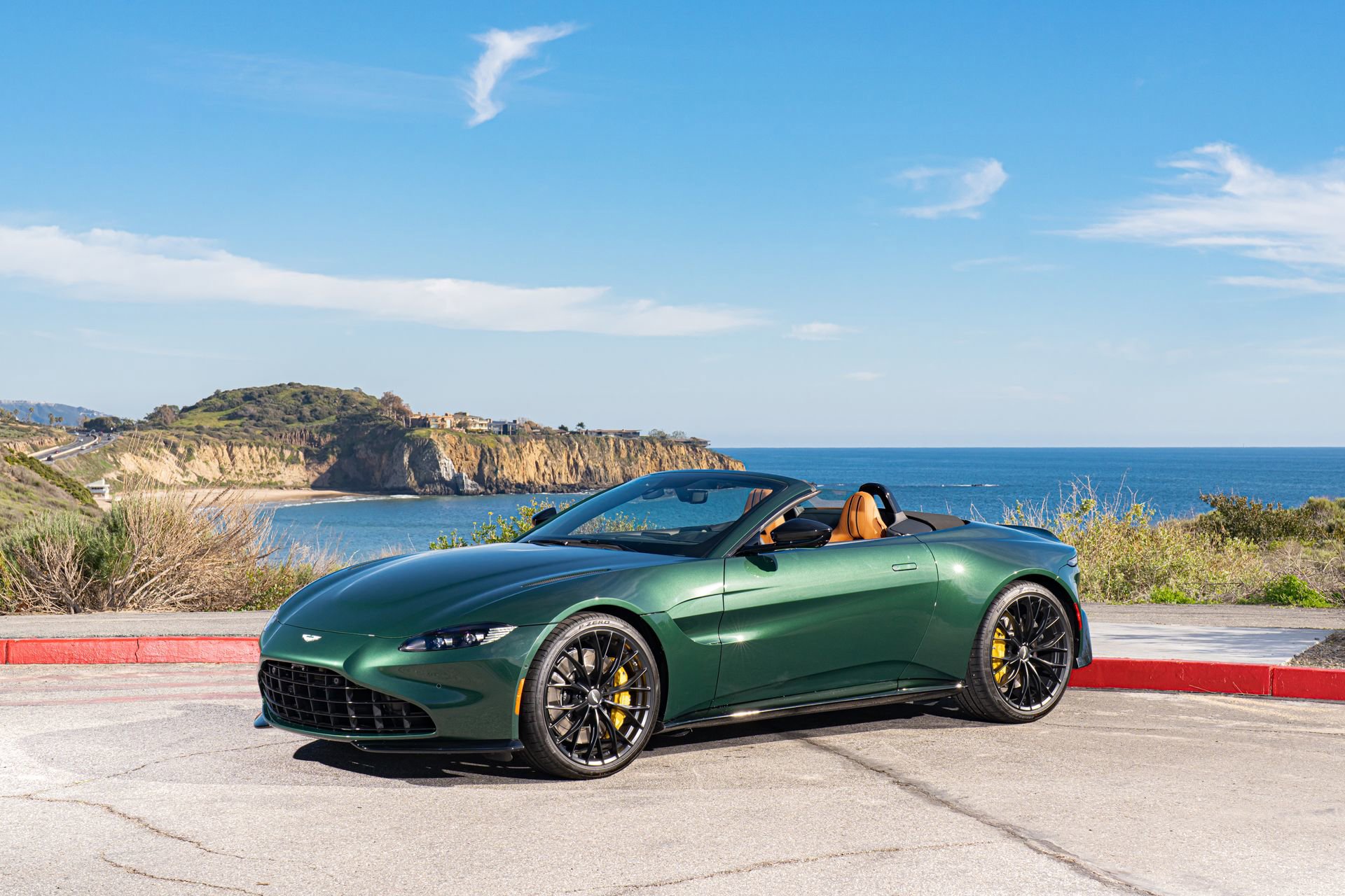 Used 2023 Aston Martin V8 Vantage Roadster image 27