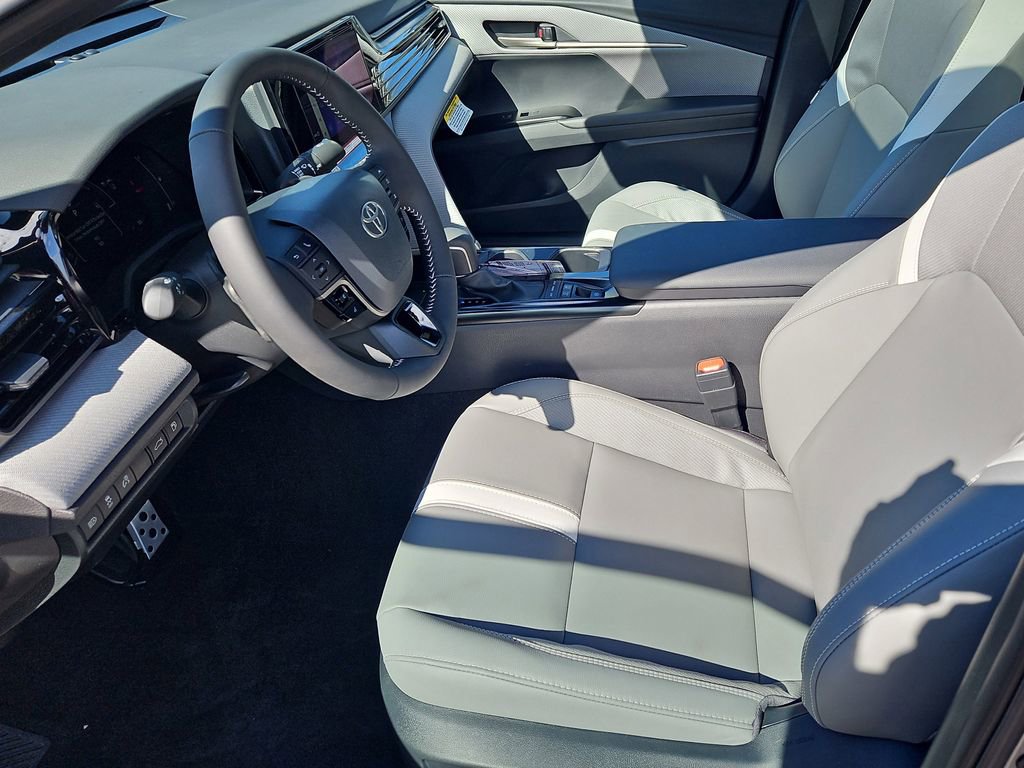 New 2026 Toyota Camry Hybrid AWD/4WD image 19