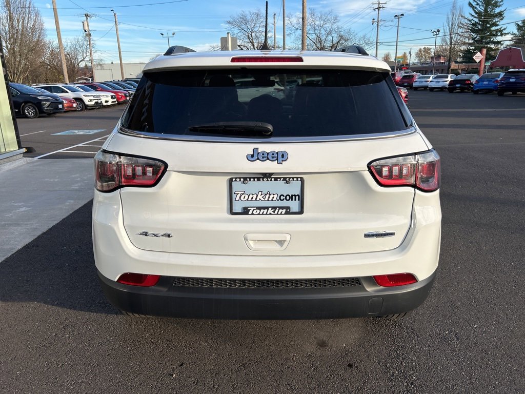 Used 2024 Jeep Compass Latitude image 6
