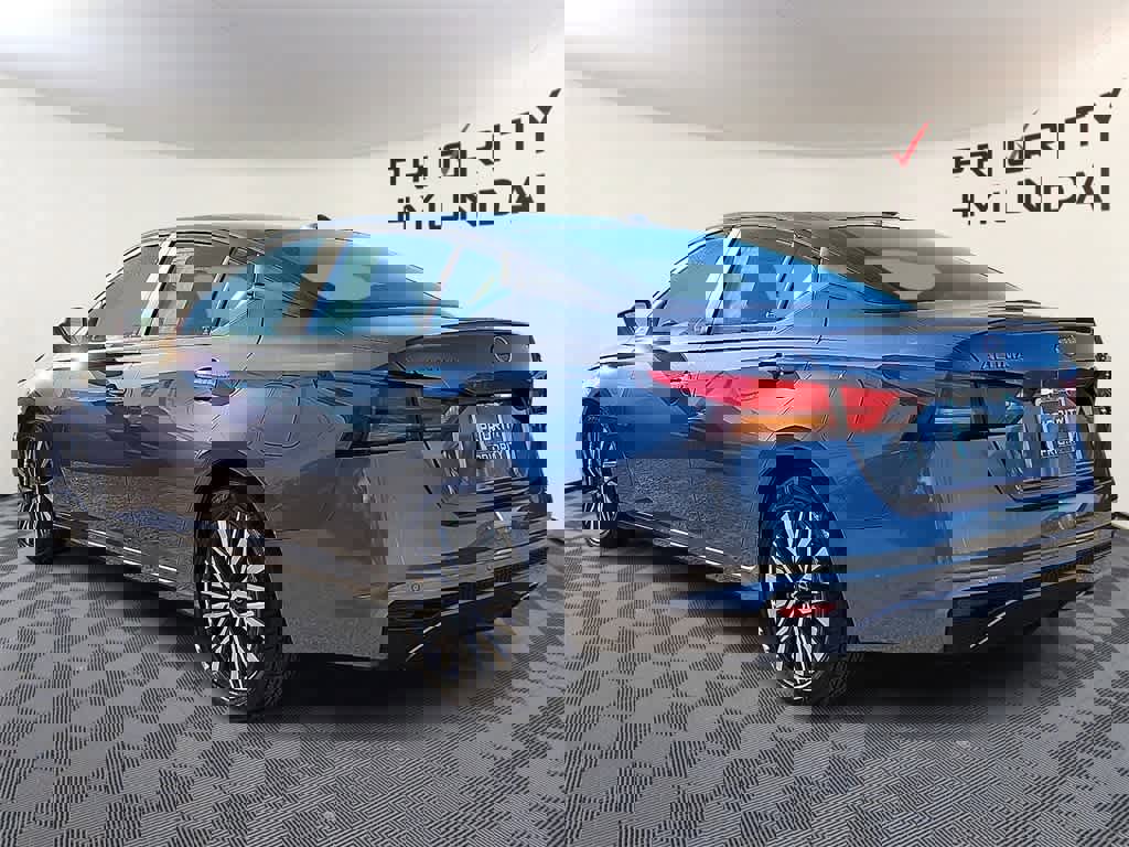 Used 2024 Nissan Altima 2.5 SV image 6