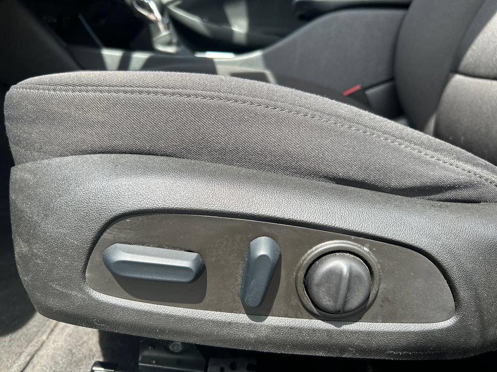 Used 2022 Chevrolet Malibu LT FWD image 19