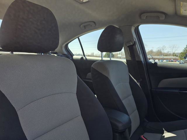 Used 2014 Chevrolet Cruze LS image 19