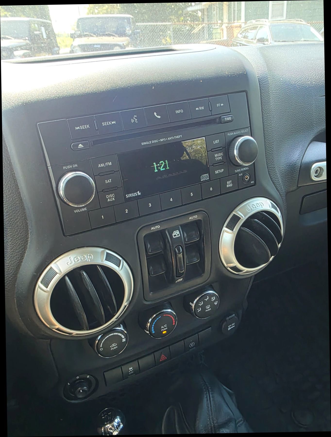 Used 2016 Jeep Wrangler Unlimited Sahara w/ Connectivity Group image 14