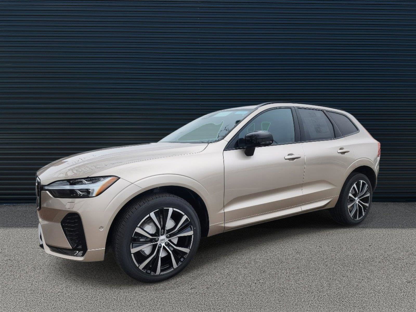 Certified 2025 Volvo XC60 B5 Plus w/ Protection Package Premier