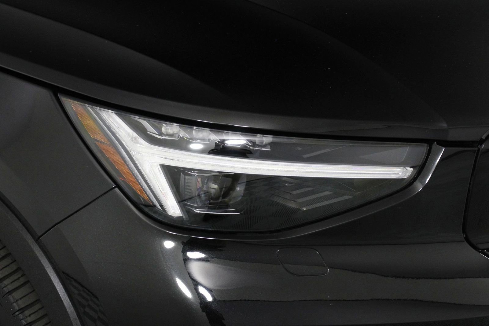 Used 2023 Volvo C40 P8 Recharge Ultimate image 24