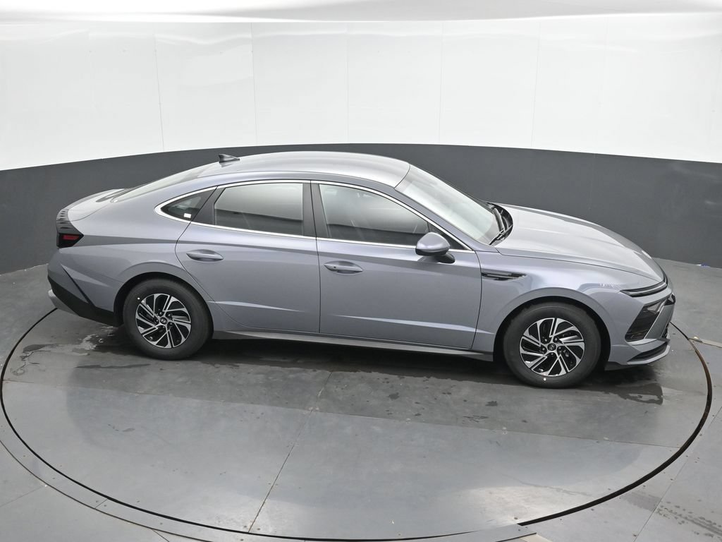 New 2026 Hyundai Sonata Blue FWD image 13