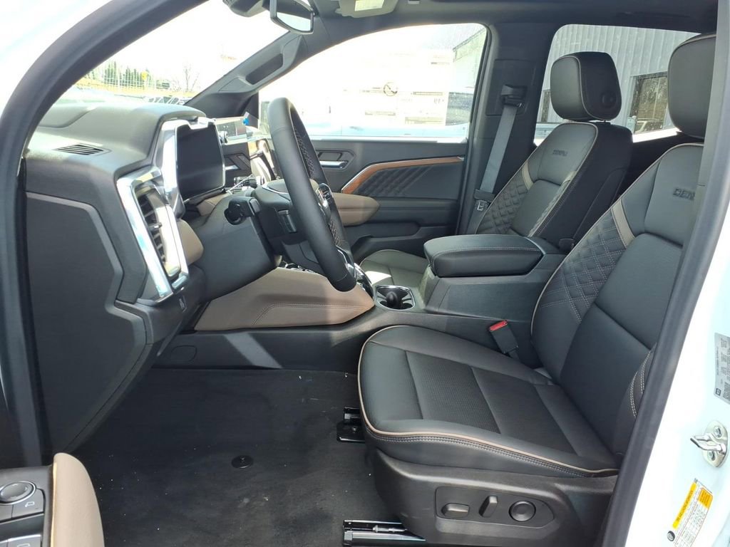 New 2026 GMC Canyon Denali image 4