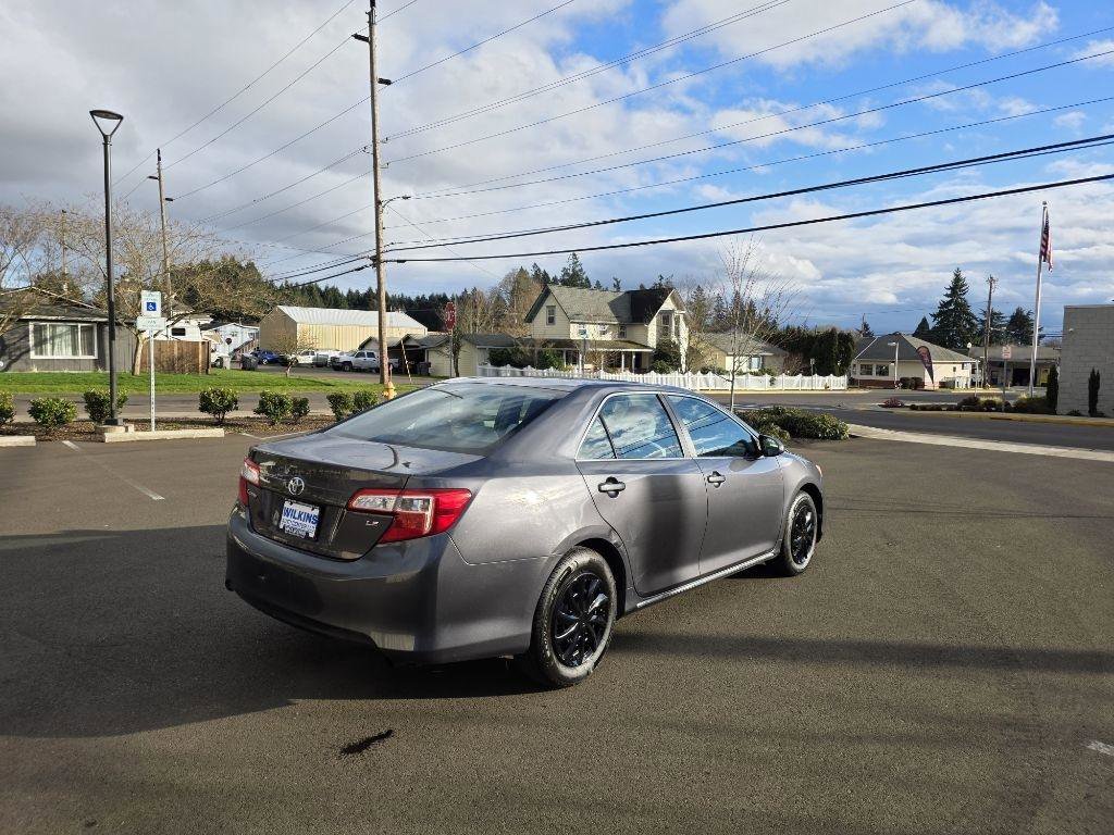 Used 2012 Toyota Camry LE image 5