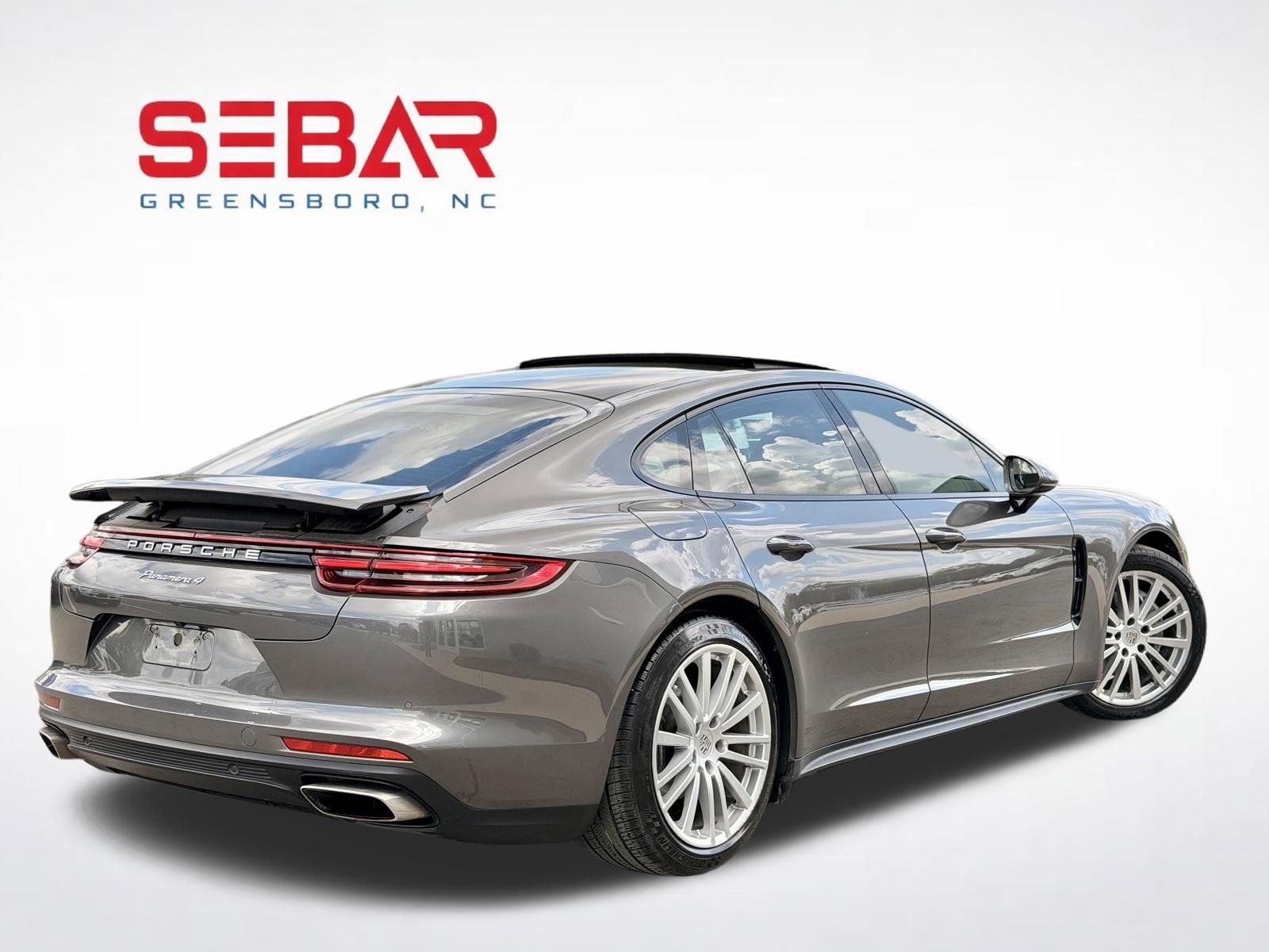Used 2018 Porsche Panamera 4 image 14