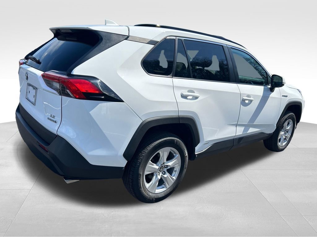 Certified 2021 Toyota RAV4 LE AWD/4WD image 6